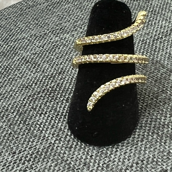 Fashion Jewelry Ladys Ring Adjust To Fit. CZ Stone Wrapped In Front. Sty… - Picture 8 of 9